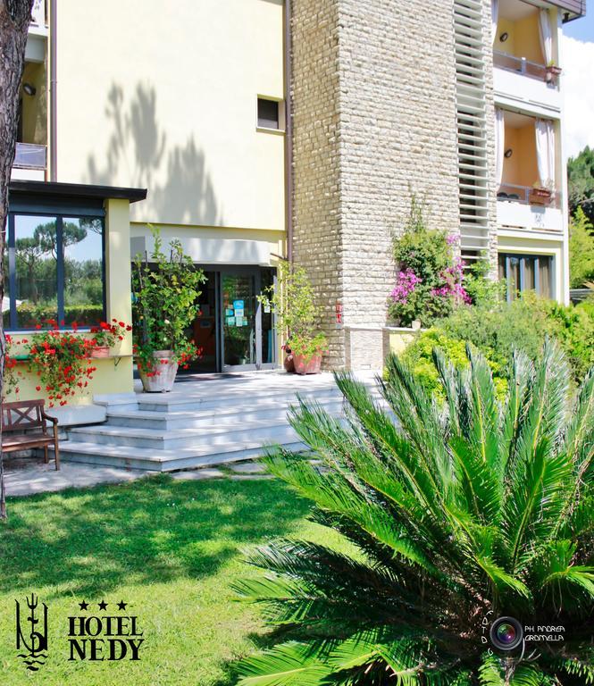 Hotel Nedy Marina di Massa Exterior photo