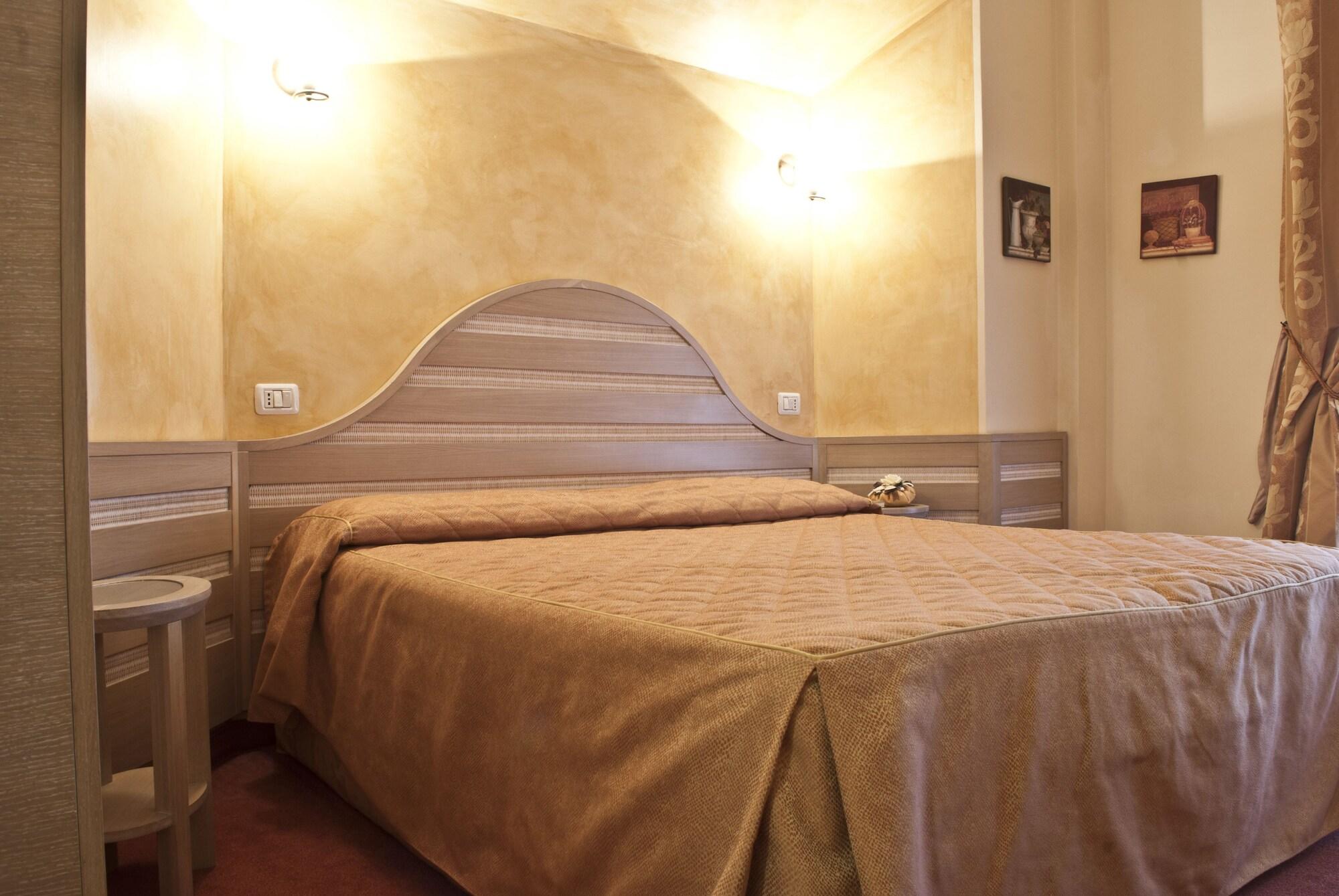 Hotel Nedy Marina di Massa Exterior photo
