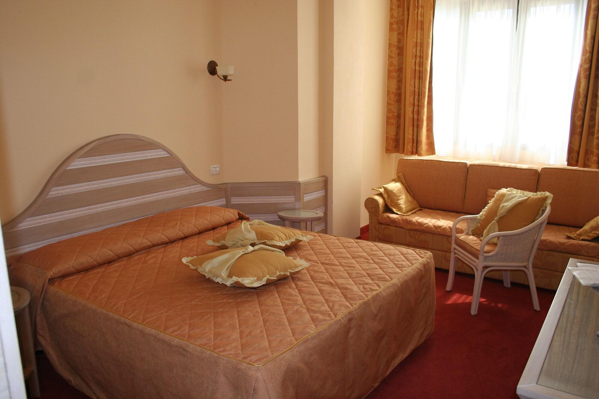 Hotel Nedy Marina di Massa Exterior photo