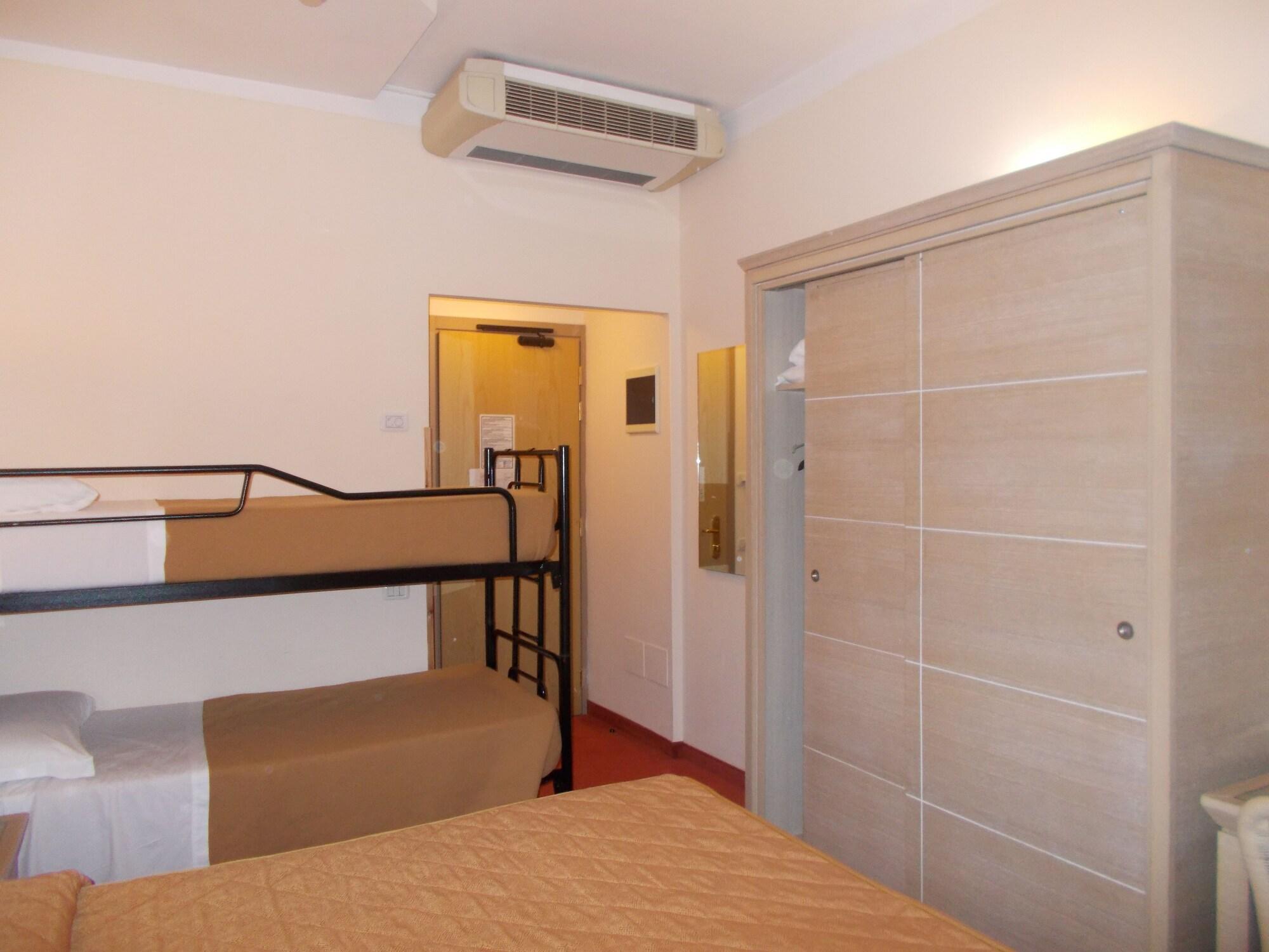 Hotel Nedy Marina di Massa Exterior photo