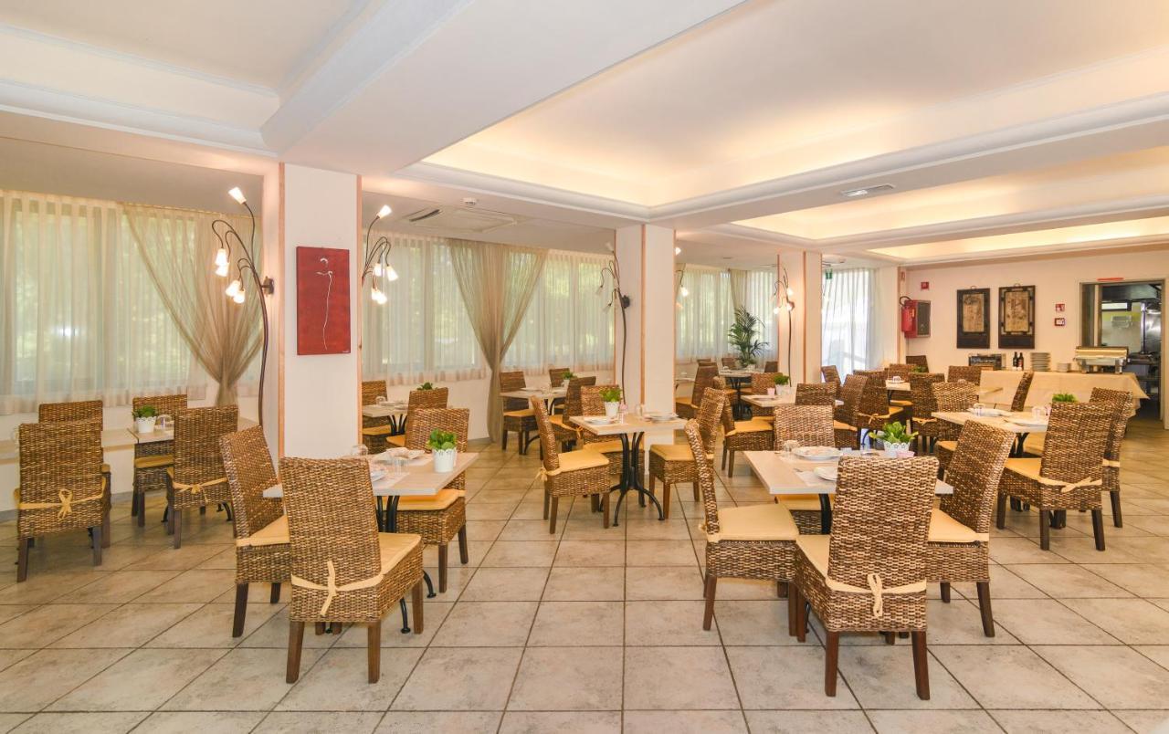Hotel Nedy Marina di Massa Exterior photo