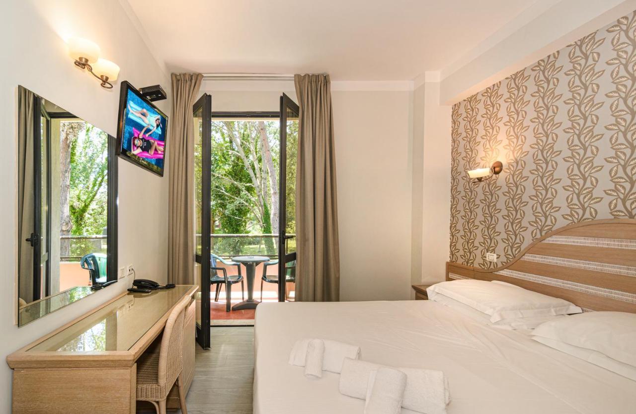 Hotel Nedy Marina di Massa Exterior photo