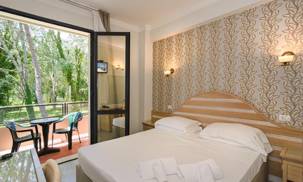 Hotel Nedy Marina di Massa Exterior photo