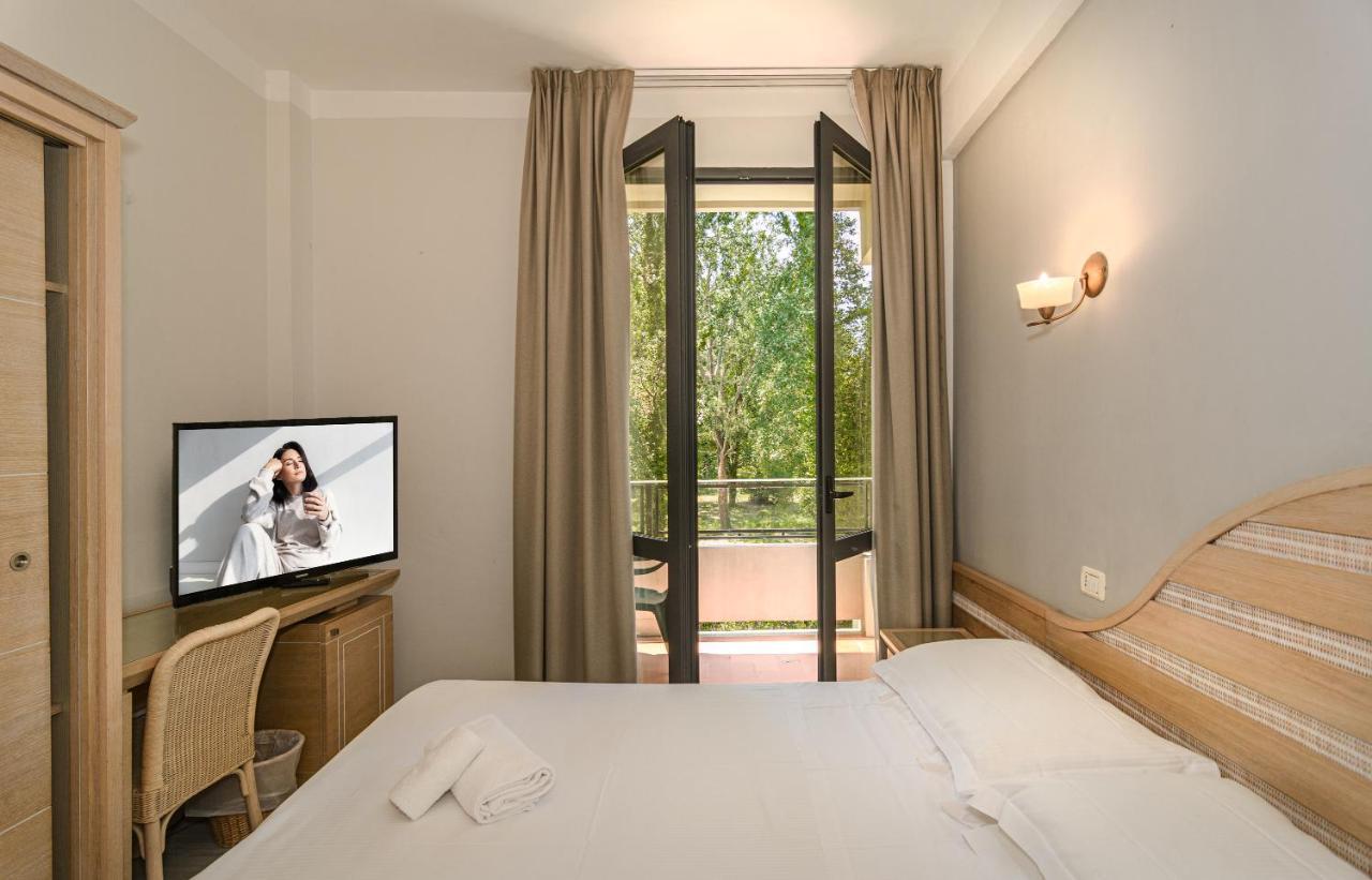 Hotel Nedy Marina di Massa Exterior photo