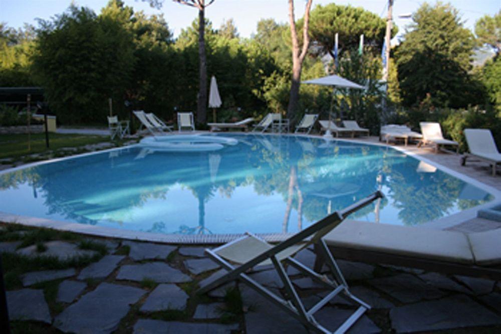 Hotel Nedy Marina di Massa Exterior photo